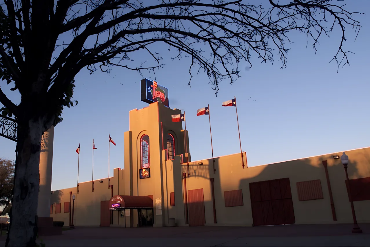 Billy Bob’s Texas exterior in the Fort Worth Stockyards